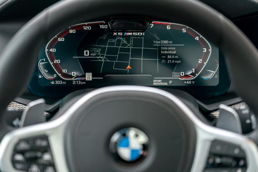 Панель приборов BMW X5 M50i (G05) 2019 года  (NA) (фото 20 из 40)